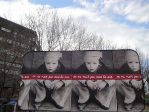 Dominique Blain, On ne naît pas dans la rue, État d'Urgence 2010, Place Émilie-Gamelin, Montréal